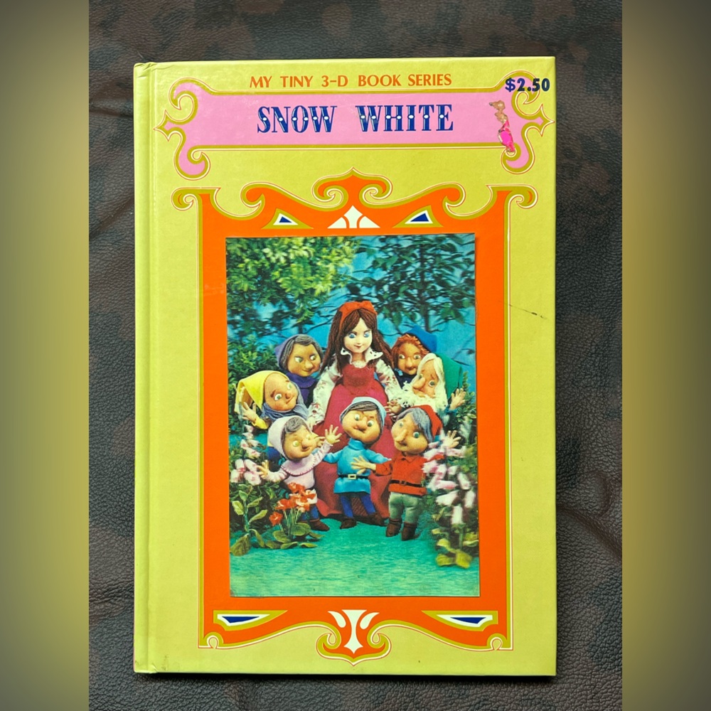 Vintage- Snow White and the Seven Dwarfs Book
